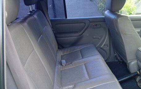 Toyota Land Cruiser 100 рестайлинг 2, 2004 год, 1 601 000 рублей, 5 фотография