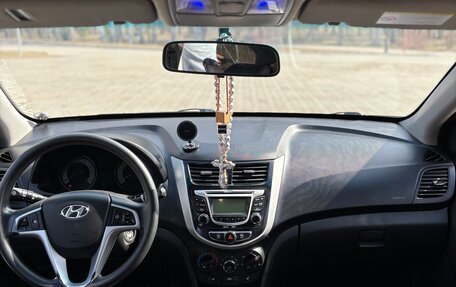 Hyundai Solaris II рестайлинг, 2011 год, 835 000 рублей, 11 фотография