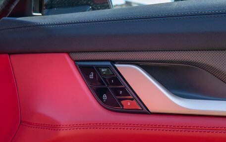 Porsche Taycan I, 2020 год, 12 000 000 рублей, 25 фотография