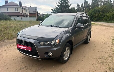 Mitsubishi Outlander III рестайлинг 3, 2011 год, 950 000 рублей, 1 фотография