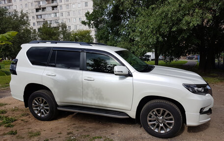 Toyota Land Cruiser Prado 150 рестайлинг 2, 2019 год, 5 900 000 рублей, 14 фотография