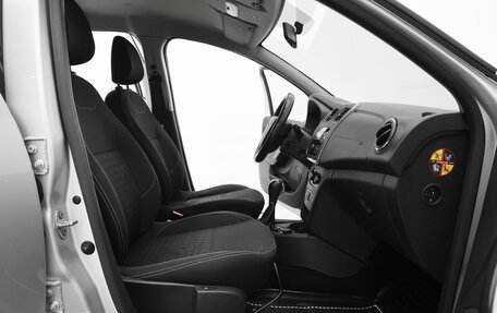 Renault Logan II, 2017 год, 789 000 рублей, 14 фотография