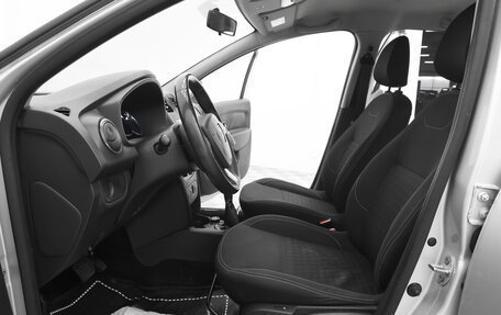 Renault Logan II, 2017 год, 789 000 рублей, 15 фотография