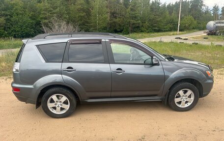 Mitsubishi Outlander III рестайлинг 3, 2011 год, 950 000 рублей, 4 фотография
