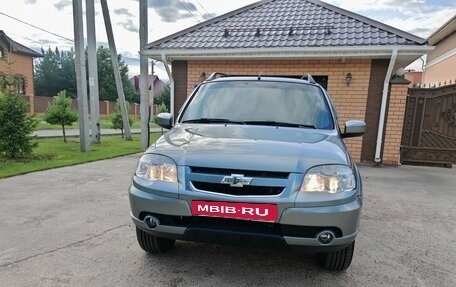 Chevrolet Niva I рестайлинг, 2016 год, 730 000 рублей, 2 фотография