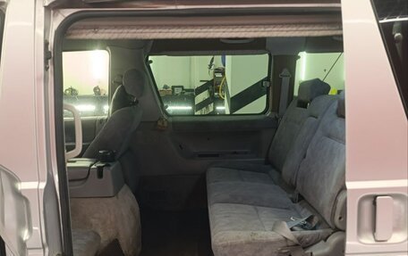 Mazda Bongo Friendee i рестайлинг, 2004 год, 650 000 рублей, 13 фотография