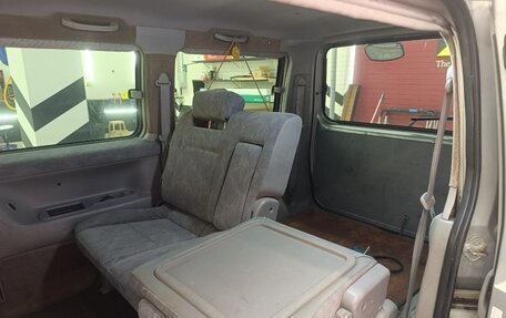 Mazda Bongo Friendee i рестайлинг, 2004 год, 650 000 рублей, 15 фотография