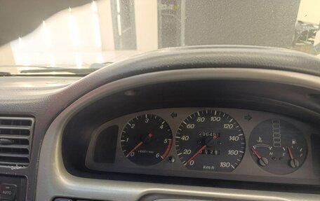 Mazda Bongo Friendee i рестайлинг, 2004 год, 650 000 рублей, 40 фотография