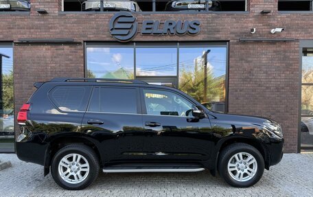 Toyota Land Cruiser Prado 150 рестайлинг 2, 2017 год, 3 990 000 рублей, 2 фотография
