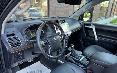 Toyota Land Cruiser Prado 150 рестайлинг 2, 2017 год, 3 990 000 рублей, 22 фотография