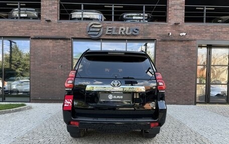 Toyota Land Cruiser Prado 150 рестайлинг 2, 2017 год, 3 990 000 рублей, 9 фотография