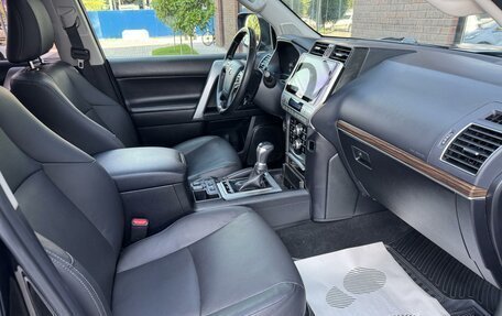 Toyota Land Cruiser Prado 150 рестайлинг 2, 2017 год, 3 990 000 рублей, 34 фотография