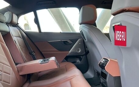 BMW 5 серия, 2025 год, 8 980 000 рублей, 10 фотография