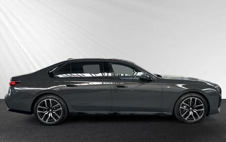 BMW 7 серия, 2025 год, 12 980 000 рублей, 2 фотография