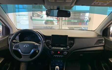 Hyundai Solaris II рестайлинг, 2021 год, 1 630 000 рублей, 12 фотография