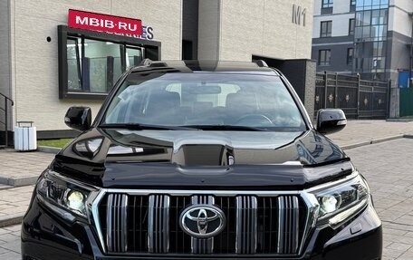 Toyota Land Cruiser Prado 150 рестайлинг 2, 2022 год, 5 750 000 рублей, 4 фотография