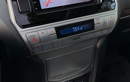 Toyota Land Cruiser Prado 150 рестайлинг 2, 2022 год, 5 750 000 рублей, 12 фотография