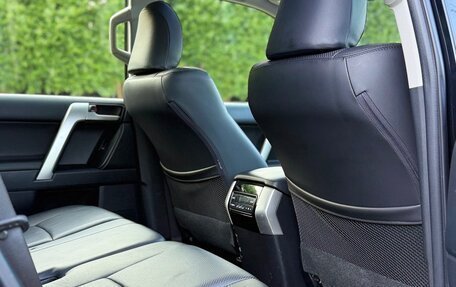 Toyota Land Cruiser Prado 150 рестайлинг 2, 2022 год, 5 750 000 рублей, 14 фотография