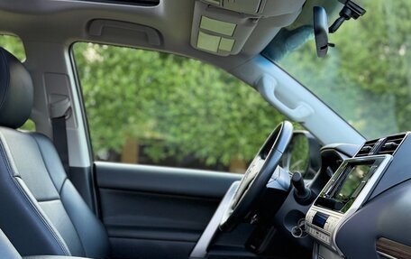 Toyota Land Cruiser Prado 150 рестайлинг 2, 2022 год, 5 750 000 рублей, 16 фотография