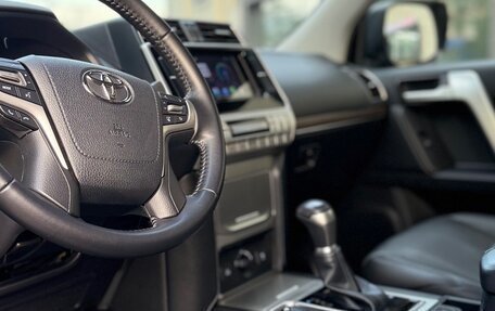 Toyota Land Cruiser Prado 150 рестайлинг 2, 2022 год, 5 750 000 рублей, 18 фотография