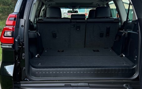 Toyota Land Cruiser Prado 150 рестайлинг 2, 2022 год, 5 750 000 рублей, 19 фотография