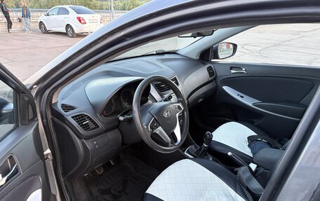 Hyundai Solaris II рестайлинг, 2012 год, 560 000 рублей, 5 фотография