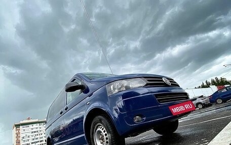 Volkswagen Transporter T5 рестайлинг, 2012 год, 1 650 000 рублей, 2 фотография
