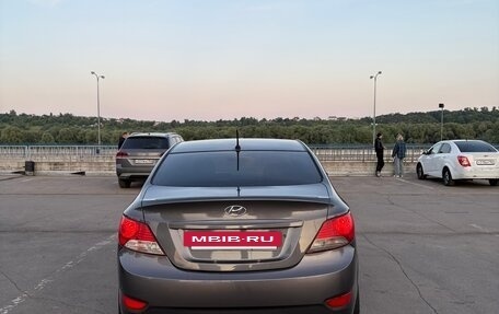 Hyundai Solaris II рестайлинг, 2012 год, 560 000 рублей, 4 фотография