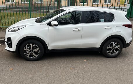 KIA Sportage IV рестайлинг, 2020 год, 2 680 000 рублей, 4 фотография