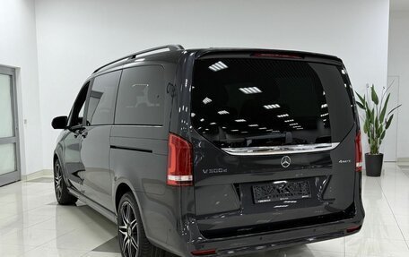 Mercedes-Benz V-Класс, 2022 год, 9 100 000 рублей, 3 фотография