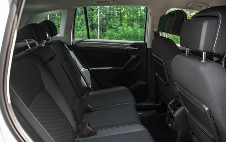 Volkswagen Tiguan II, 2018 год, 1 900 000 рублей, 12 фотография