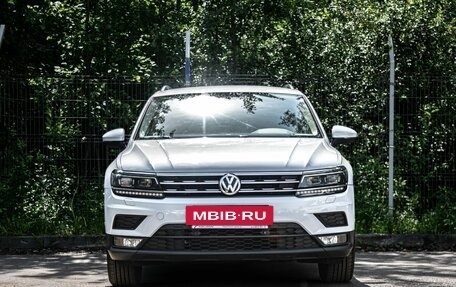 Volkswagen Tiguan II, 2018 год, 1 900 000 рублей, 3 фотография
