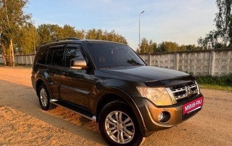 Mitsubishi Pajero IV, 2012 год, 2 070 000 рублей, 3 фотография