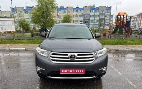 Toyota Highlander III, 2012 год, 1 800 000 рублей, 1 фотография