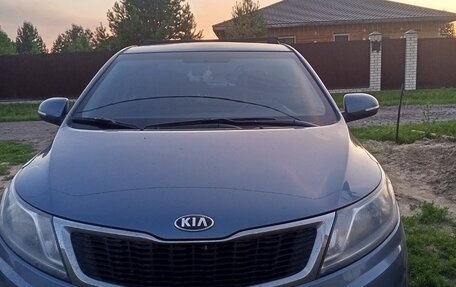 KIA Rio III рестайлинг, 2013 год, 800 000 рублей, 4 фотография