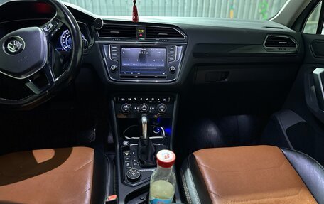 Volkswagen Tiguan II, 2016 год, 1 600 000 рублей, 16 фотография