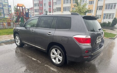 Toyota Highlander III, 2012 год, 1 800 000 рублей, 5 фотография