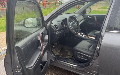 Toyota Highlander III, 2012 год, 1 800 000 рублей, 12 фотография