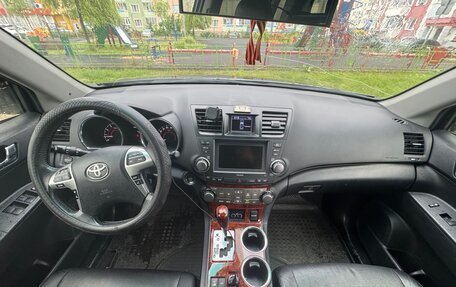 Toyota Highlander III, 2012 год, 1 800 000 рублей, 19 фотография