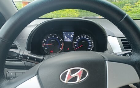 Hyundai Solaris II рестайлинг, 2013 год, 850 000 рублей, 4 фотография