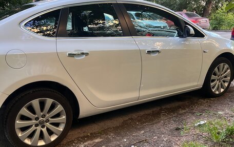 Opel Astra J, 2013 год, 850 000 рублей, 4 фотография