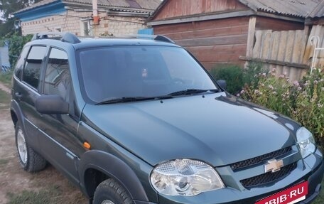 Chevrolet Niva I рестайлинг, 2009 год, 820 000 рублей, 3 фотография