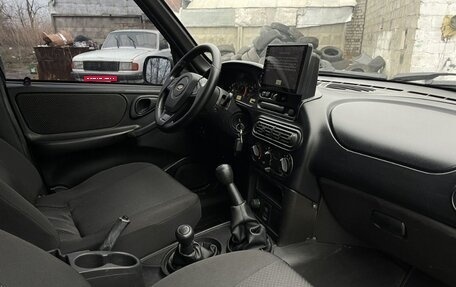 Chevrolet Niva I рестайлинг, 2009 год, 820 000 рублей, 11 фотография