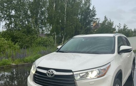 Toyota Highlander III, 2013 год, 2 980 000 рублей, 4 фотография