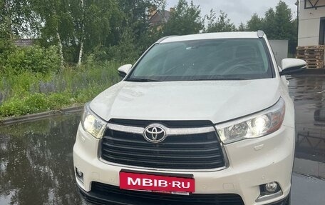 Toyota Highlander III, 2013 год, 2 980 000 рублей, 9 фотография