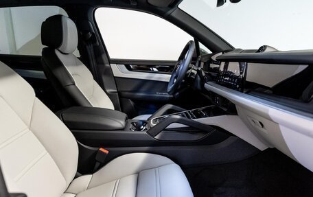 Porsche Cayenne III, 2025 год, 19 690 000 рублей, 17 фотография
