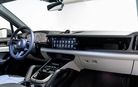 Porsche Cayenne III, 2025 год, 19 690 000 рублей, 16 фотография
