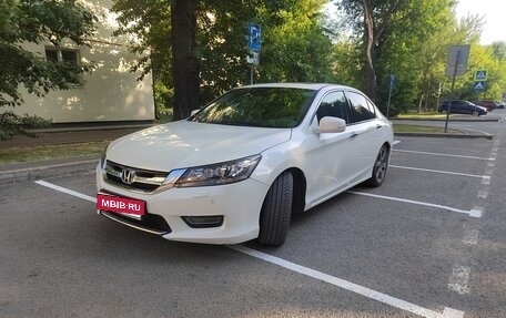 Honda Accord IX рестайлинг, 2013 год, 1 400 000 рублей, 1 фотография