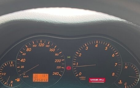 Toyota Avensis III рестайлинг, 2004 год, 580 000 рублей, 11 фотография