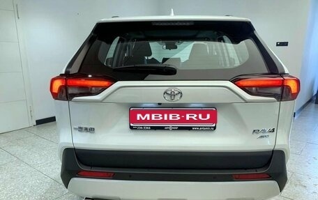 Toyota RAV4, 2024 год, 3 799 000 рублей, 6 фотография